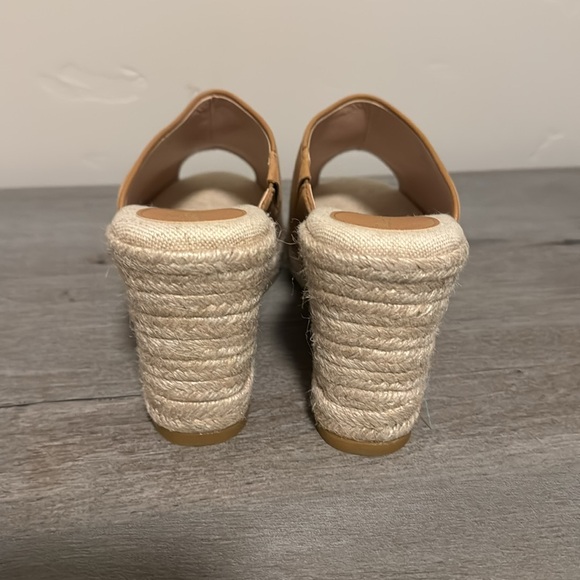 NWOT Cole Haan peek a boo toe tan suede wedges. Size 9 m - Picture 3 of 7